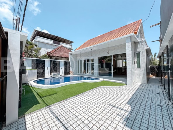 "Modern Bali villa on a 180m² plot near Melasti and Pandawa Beaches, perfect for investment."