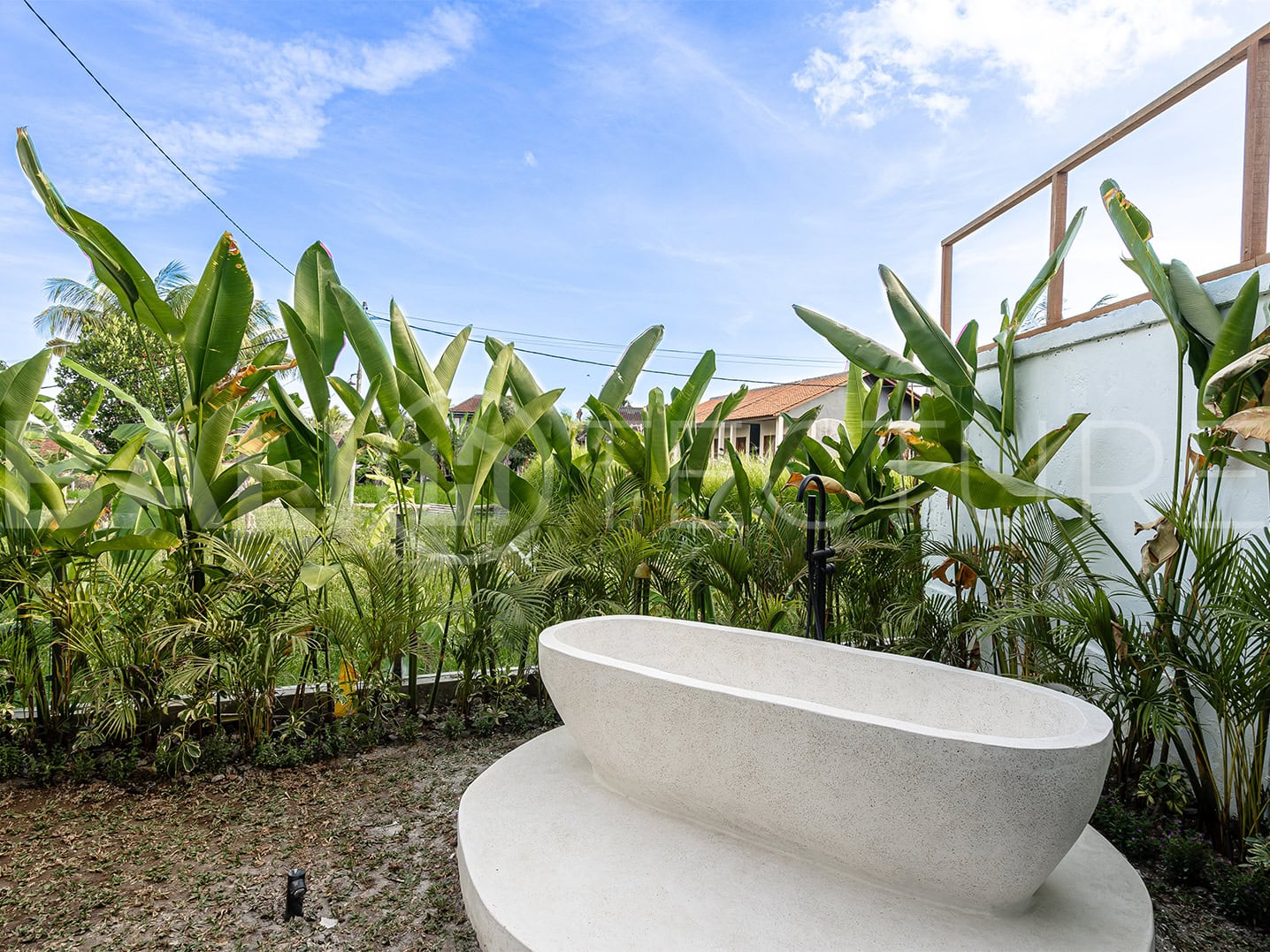 trategically located villa near Ubud’s top attractions, blending convenience and luxury.