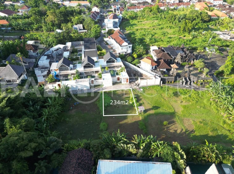 234m² Leasehold Land in Kerobokan 1