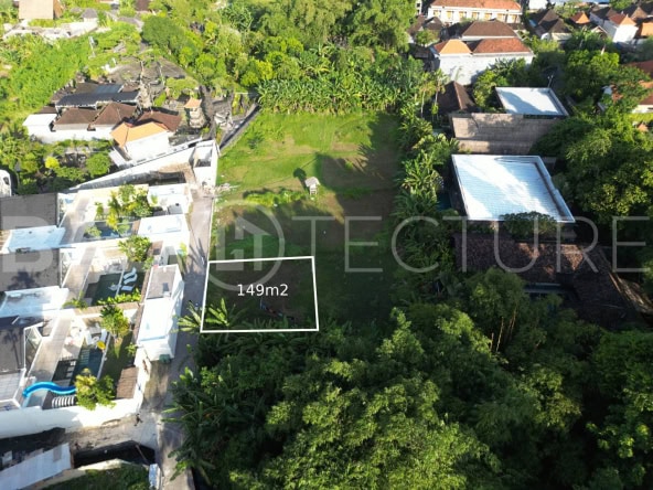 149m² prime leasehold plot in Kerobokan, perfect for a stylish villa or business venture.