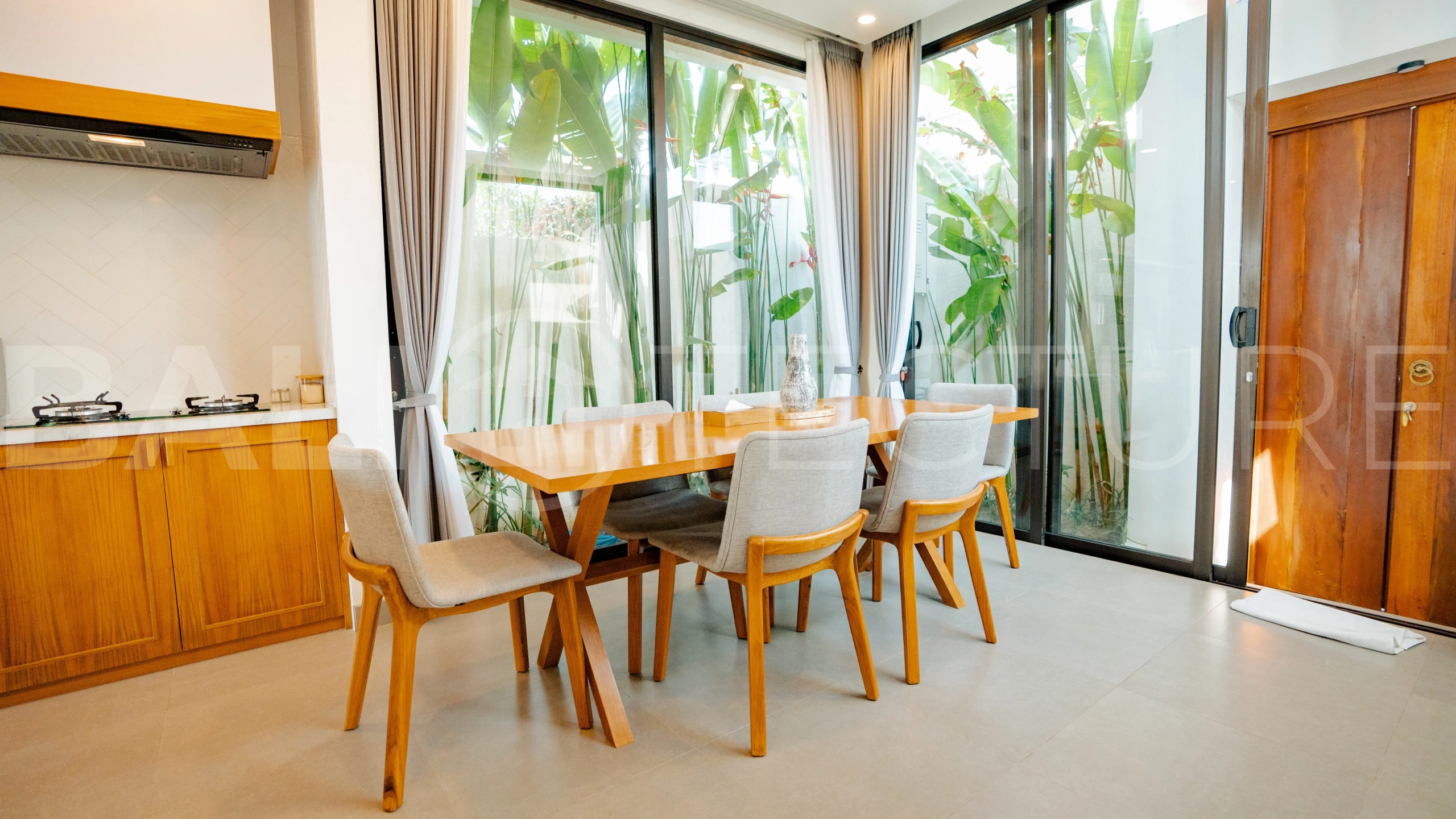 Charming-3-Bedroom-Villa-for-Sale-near-the-Famous-Nuanu-City-in-Nyanyi-Bali-14