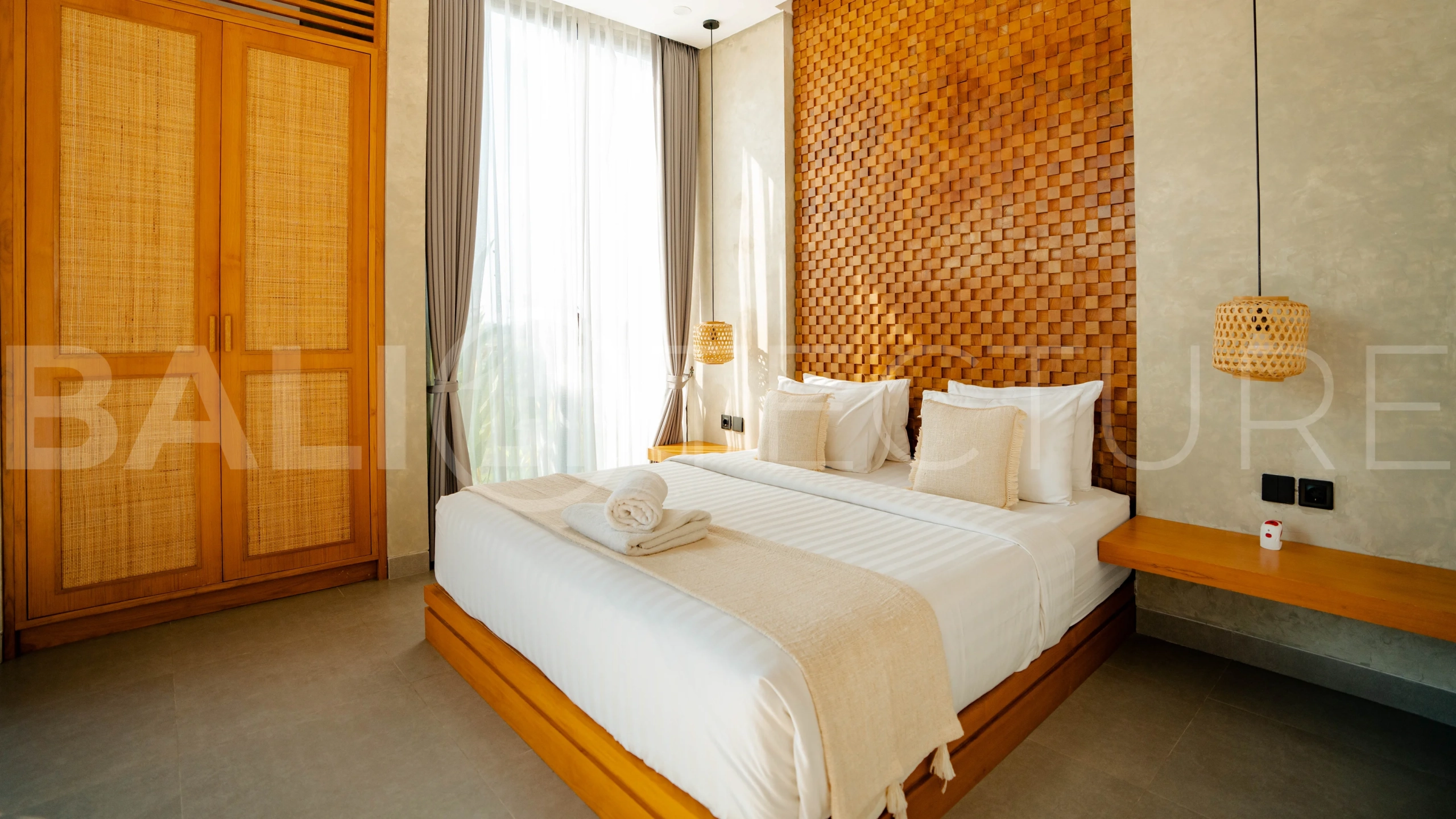Charming-3-Bedroom-Villa-for-Sale-near-the-Famous-Nuanu-City-in-Nyanyi-Bali-18