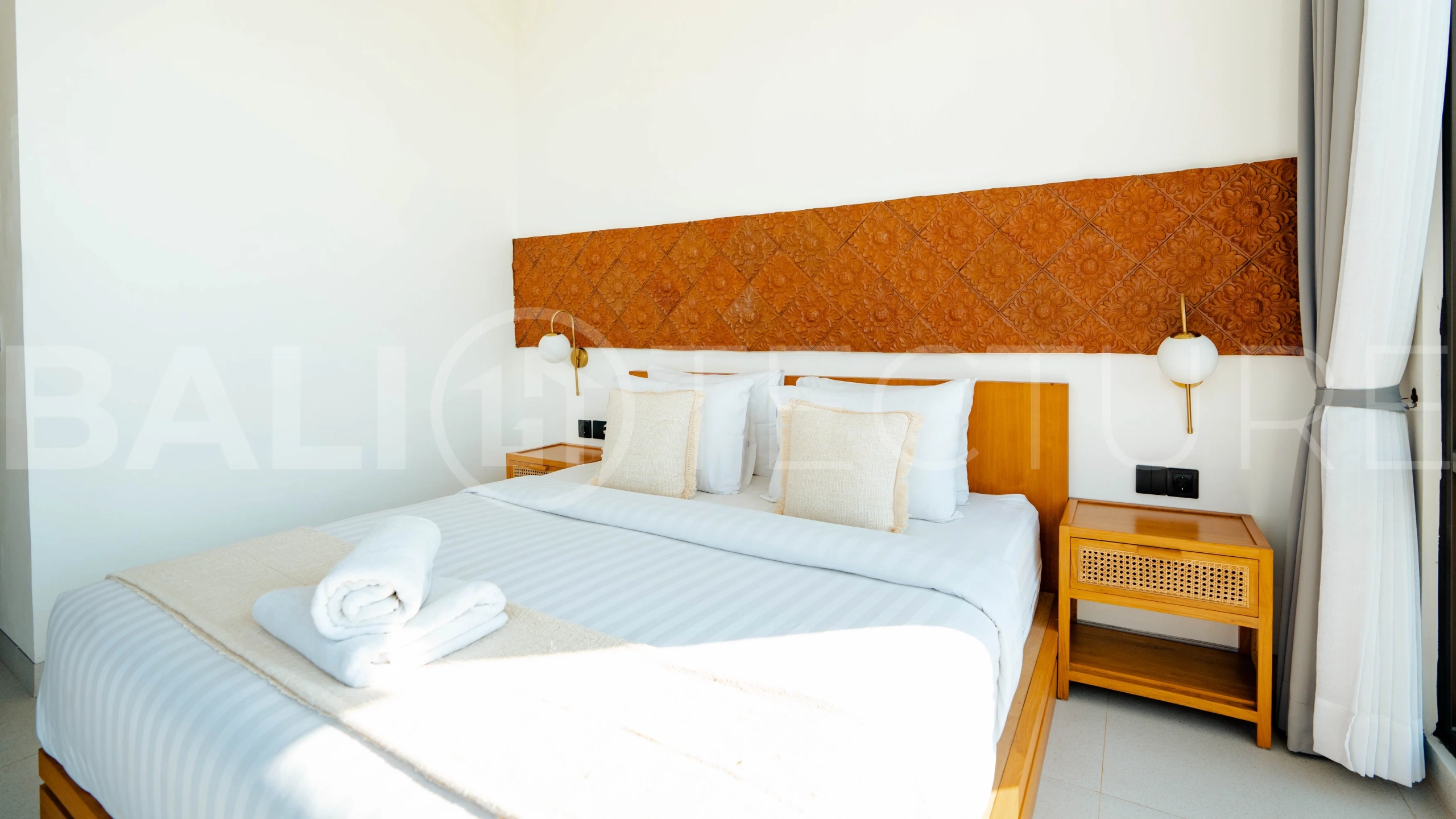 Charming-3-Bedroom-Villa-for-Sale-near-the-Famous-Nuanu-City-in-Nyanyi-Bali-2