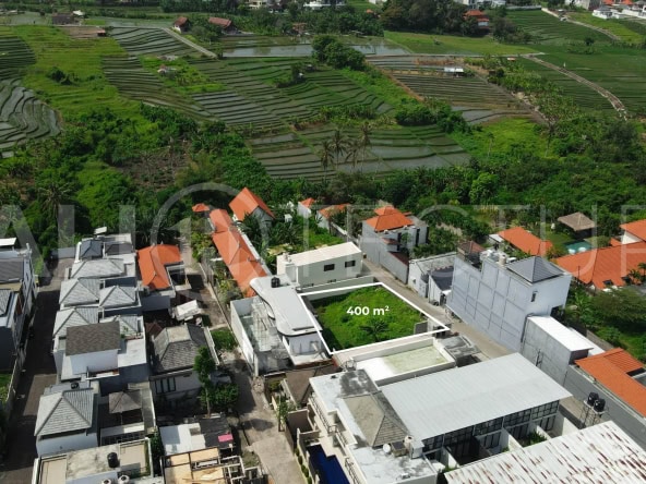 Strategic 400 m² Land for Sale Near Prerenan1