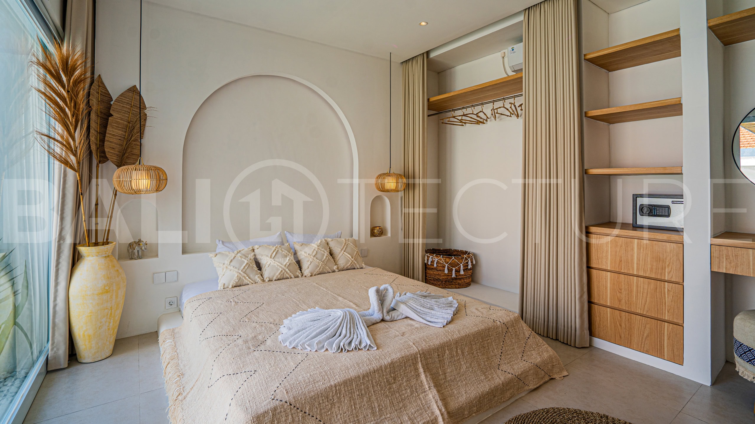 Charming-Mediterranean-Villa-for-Sale-in-Pererenan-Bali-12