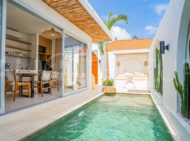 Charming-Mediterranean-Villa-for-Sale-in-Pererenan-Bali-15