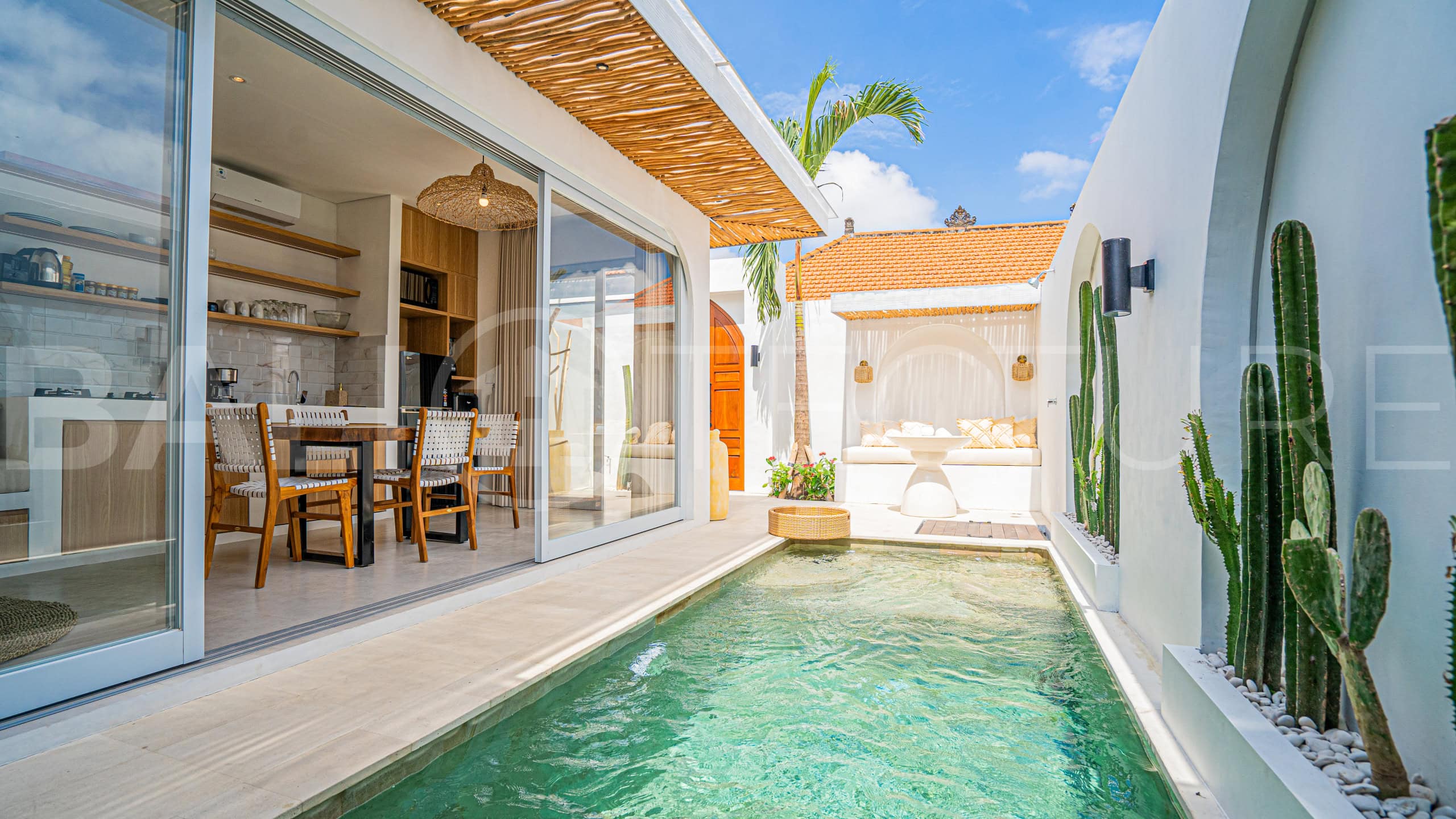 Charming-Mediterranean-Villa-for-Sale-in-Pererenan-Bali-15