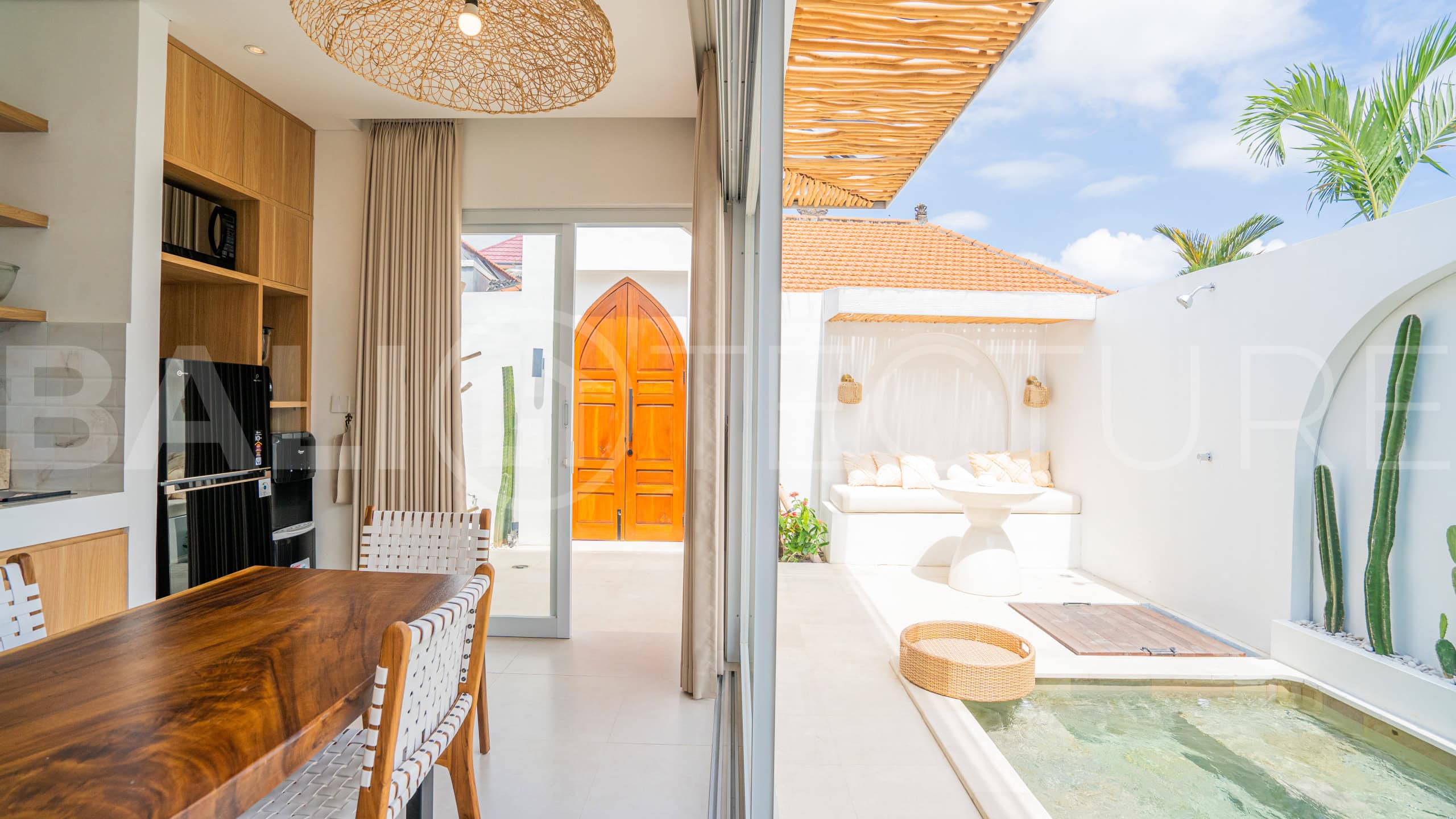 Charming-Mediterranean-Villa-for-Sale-in-Pererenan-Bali-16