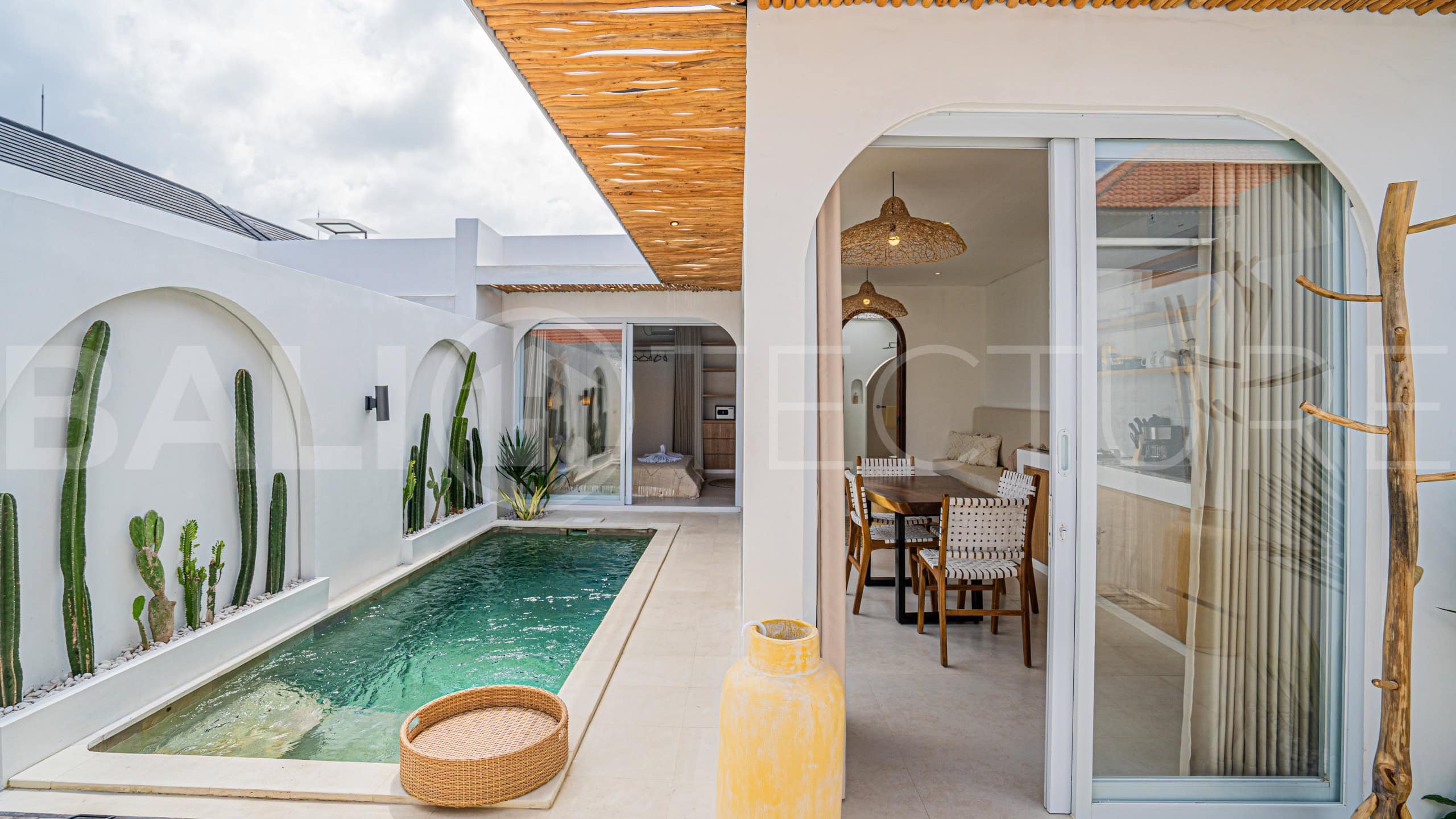 Charming-Mediterranean-Villa-for-Sale-in-Pererenan-Bali-19