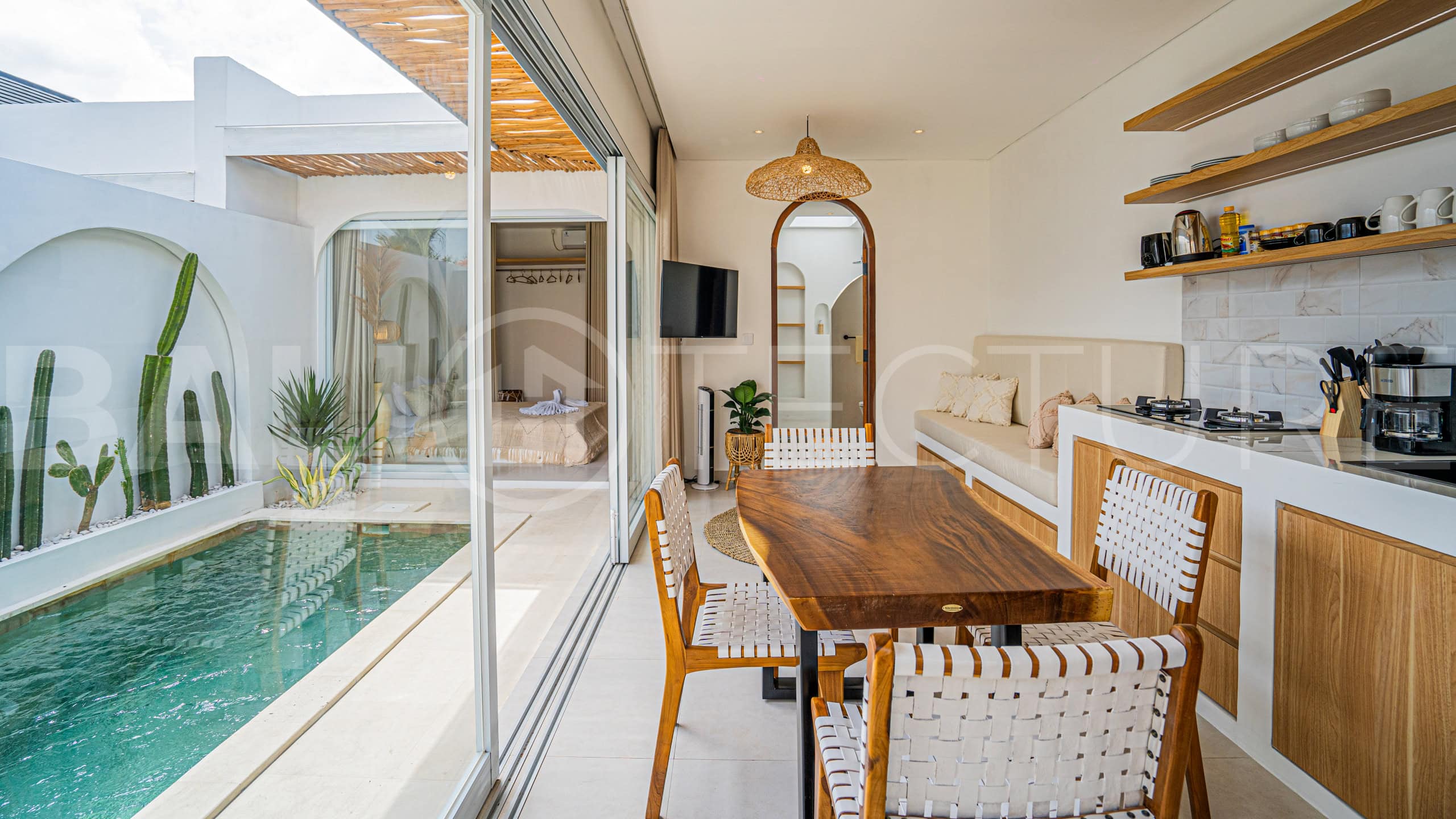Charming-Mediterranean-Villa-for-Sale-in-Pererenan-Bali-2