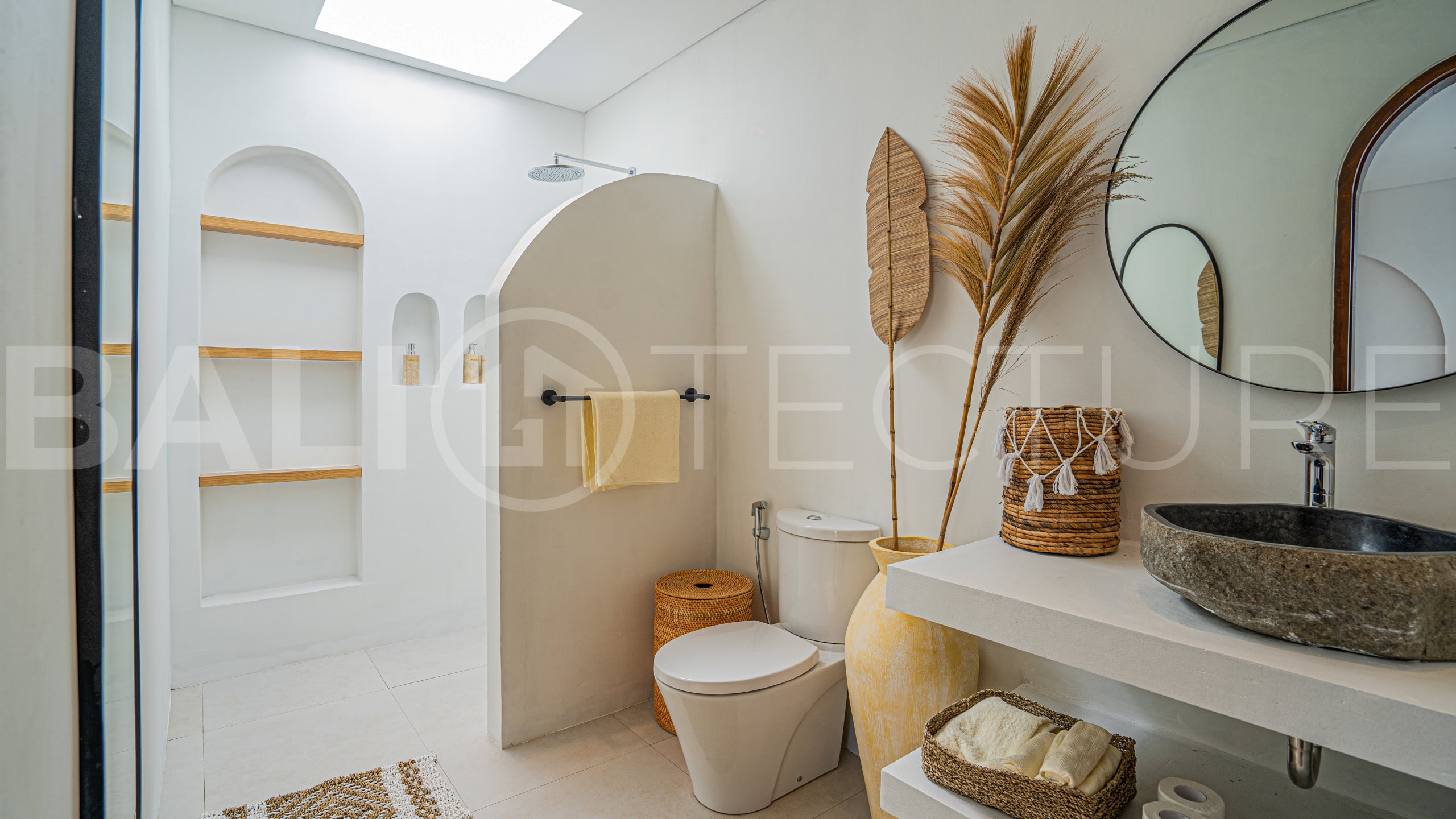Charming-Mediterranean-Villa-for-Sale-in-Pererenan-Bali-20