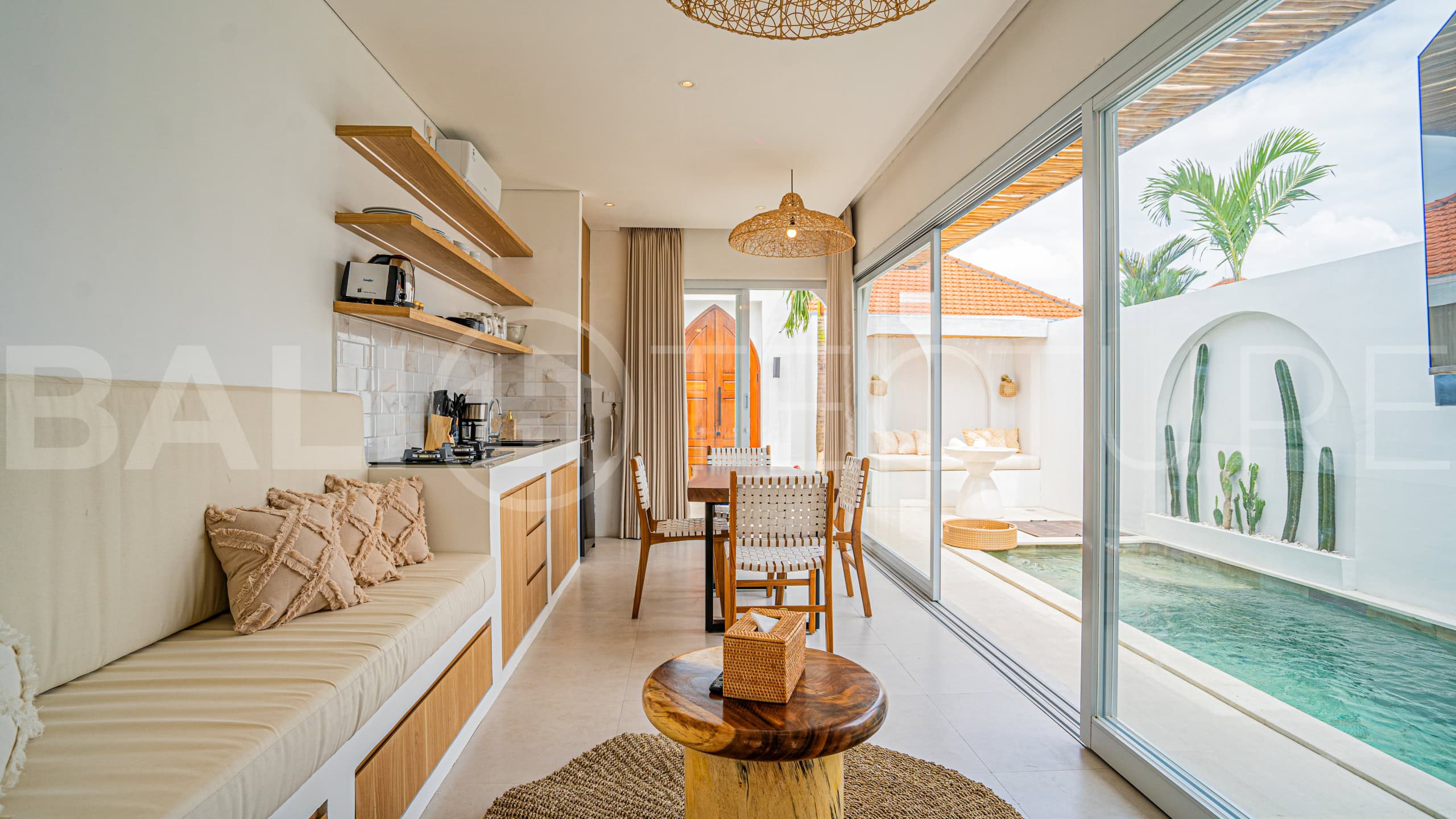 Charming-Mediterranean-Villa-for-Sale-in-Pererenan-Bali-5