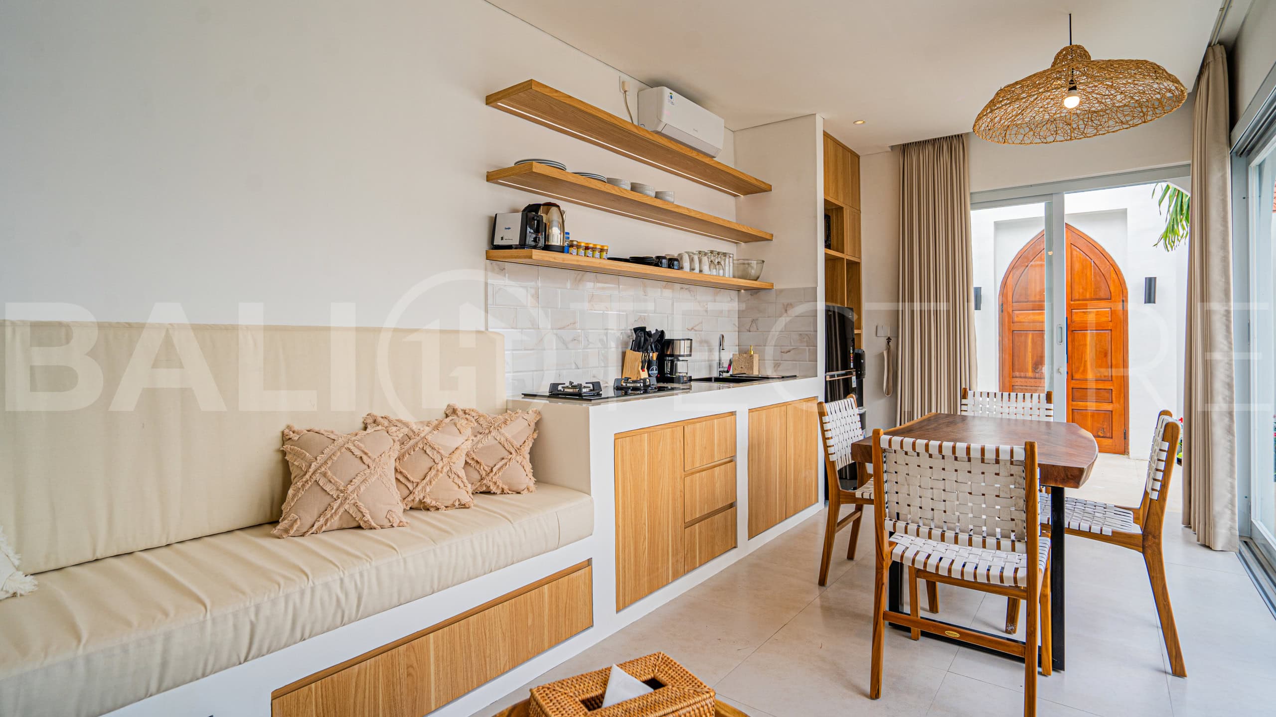 Charming-Mediterranean-Villa-for-Sale-in-Pererenan-Bali-7