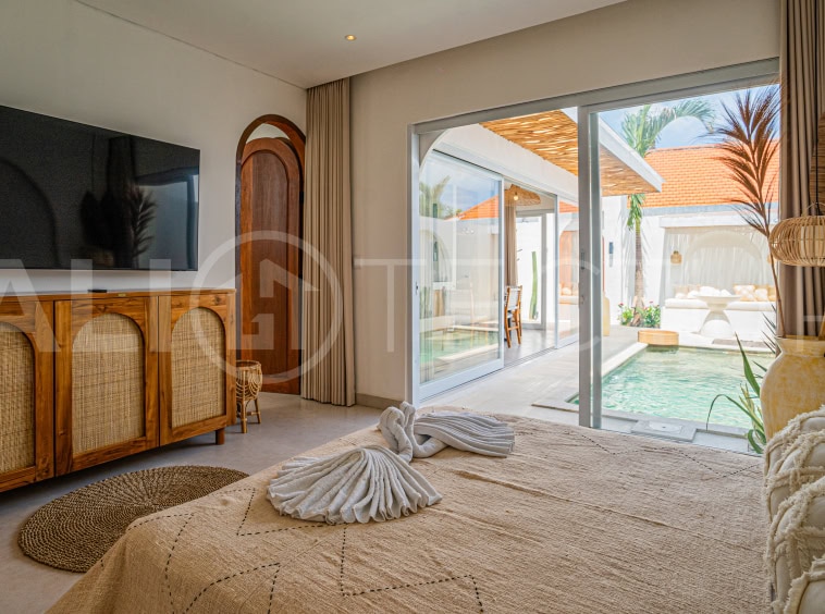 Charming-Mediterranean-Villa-for-Sale-in-Pererenan-Bali-9