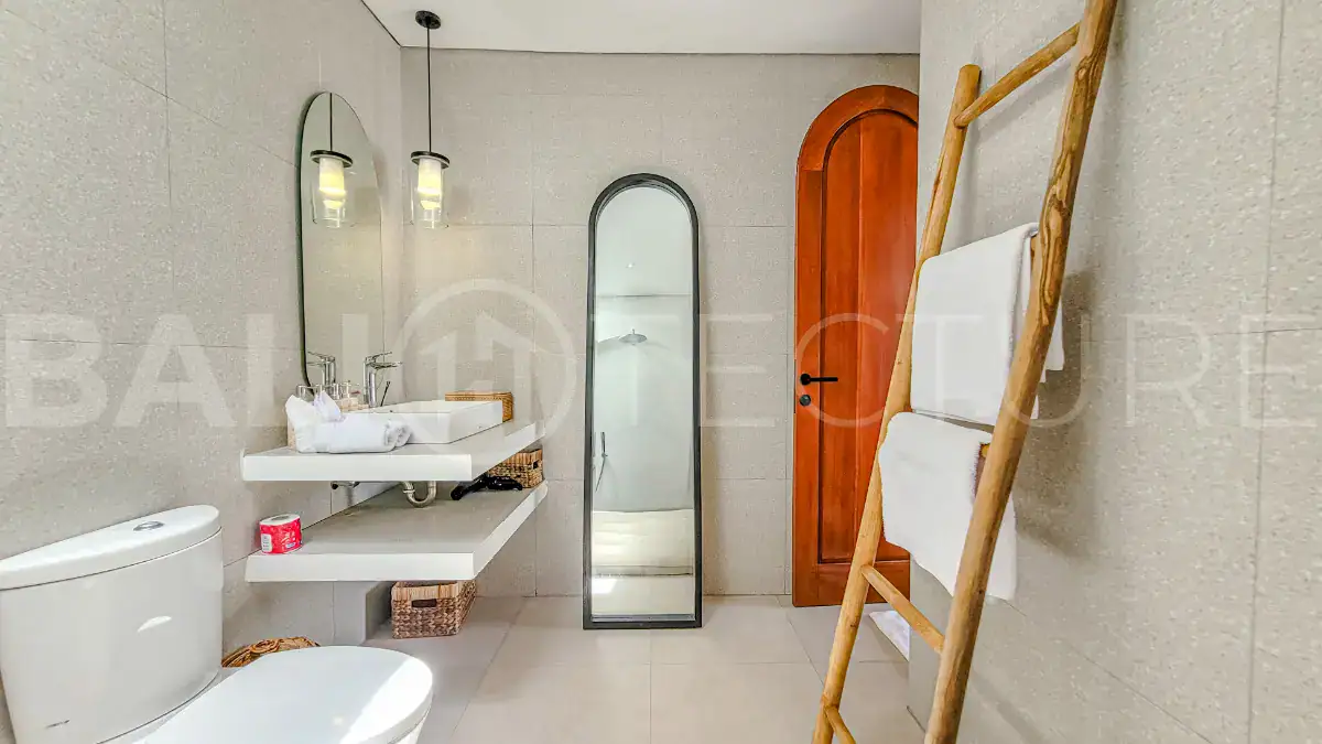 Contemporary-4-Bedroom-Villa-for-Sale-in-Semer-Kerobokan-10