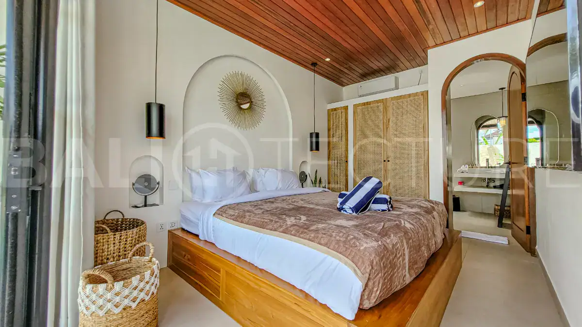 Contemporary-4-Bedroom-Villa-for-Sale-in-Semer-Kerobokan-8