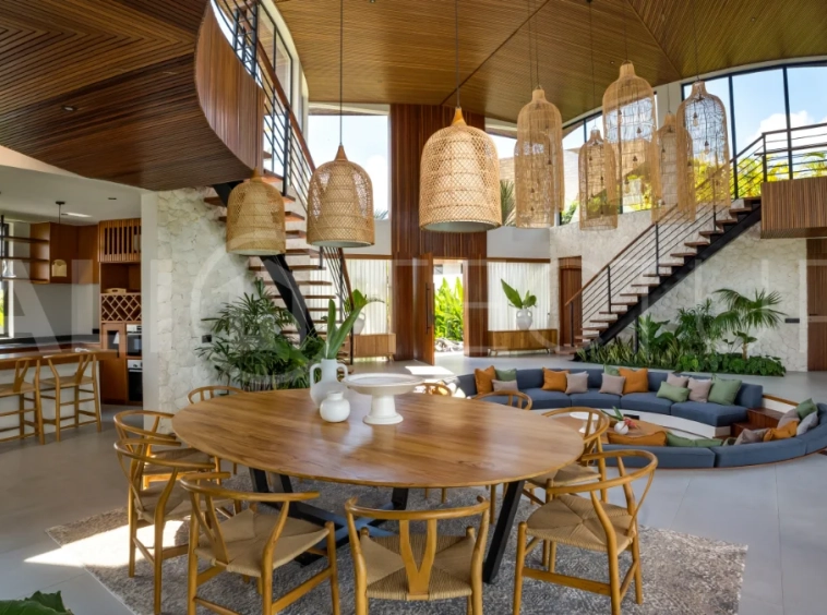 Tropical-Grand-Villa-for-Sale-in-Tumbak-Bayuh-Bali-16