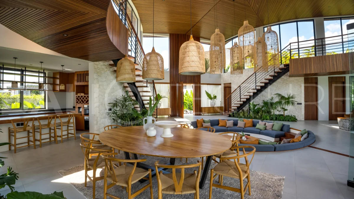 Tropical-Grand-Villa-for-Sale-in-Tumbak-Bayuh-Bali-16