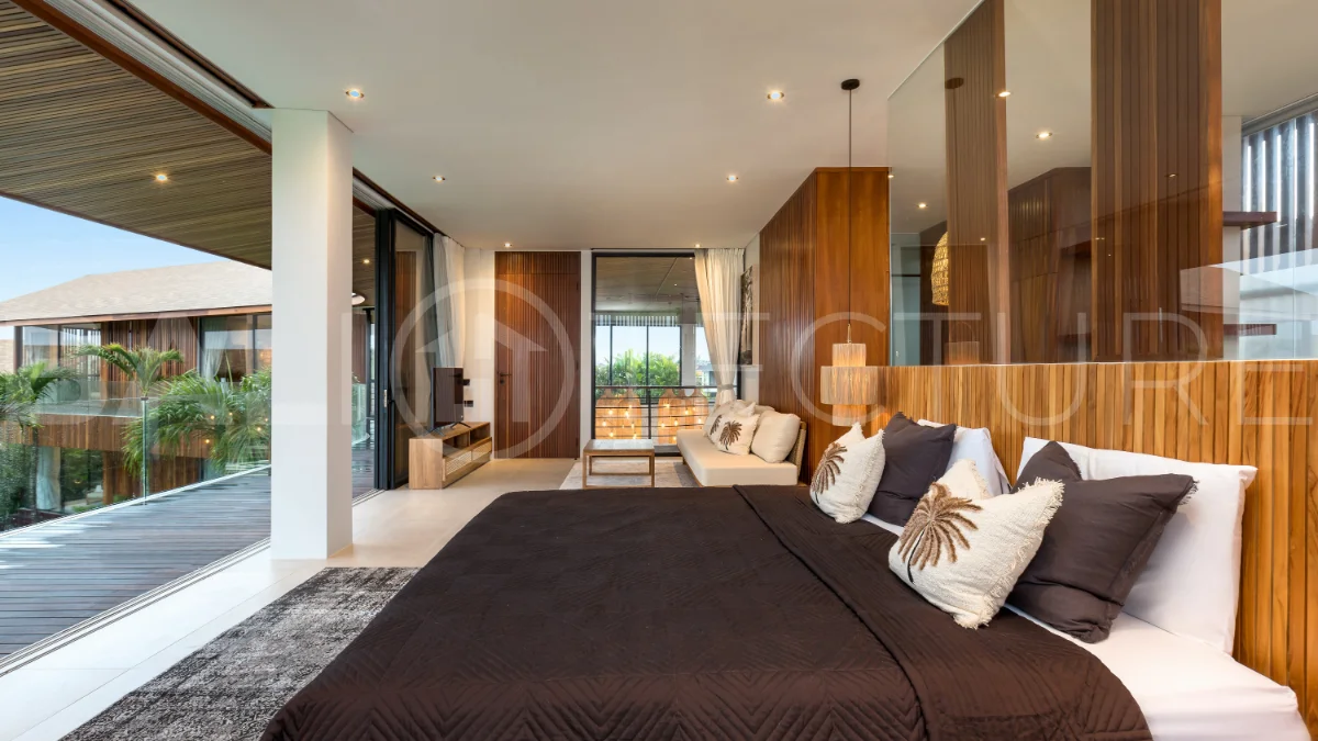 Tropical-Grand-Villa-for-Sale-in-Tumbak-Bayuh-Bali-38