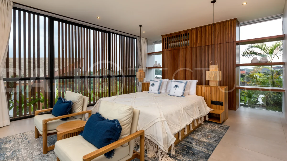 Tropical-Grand-Villa-for-Sale-in-Tumbak-Bayuh-Bali-48