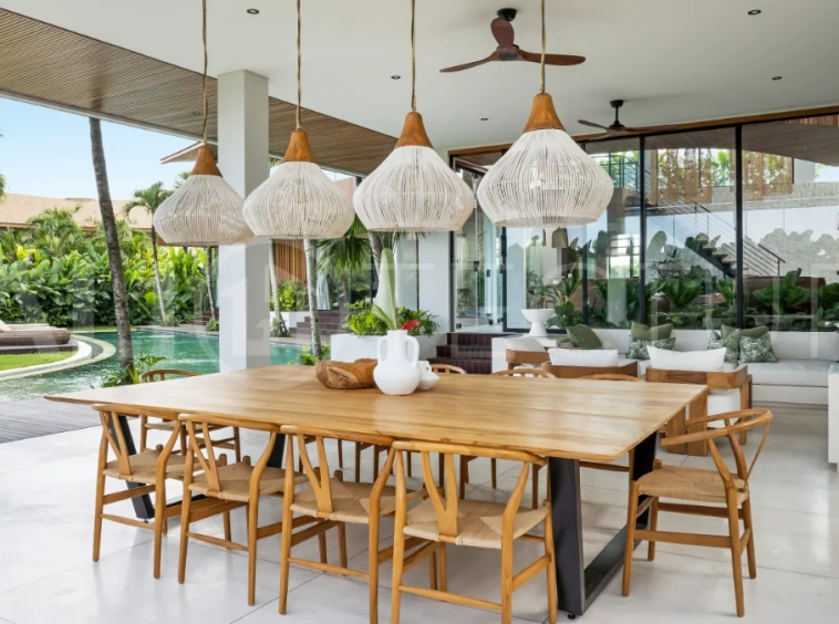 Tropical-Grand-Villa-for-Sale-in-Tumbak-Bayuh-Bali-5