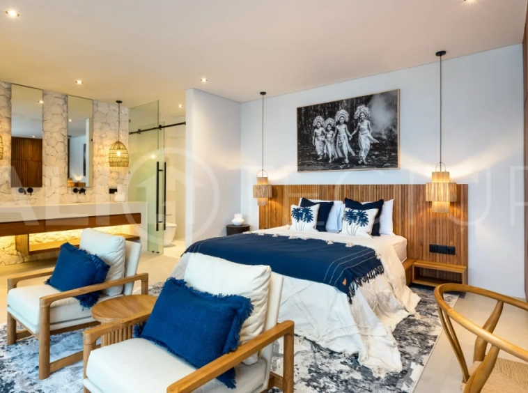 Tropical-Grand-Villa-for-Sale-in-Tumbak-Bayuh-Bali-54