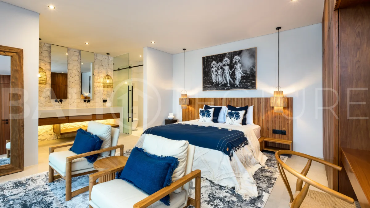 Tropical-Grand-Villa-for-Sale-in-Tumbak-Bayuh-Bali-54