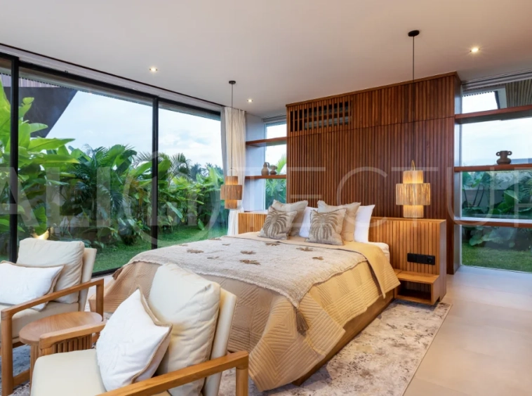 Tropical-Grand-Villa-for-Sale-in-Tumbak-Bayuh-Bali-58