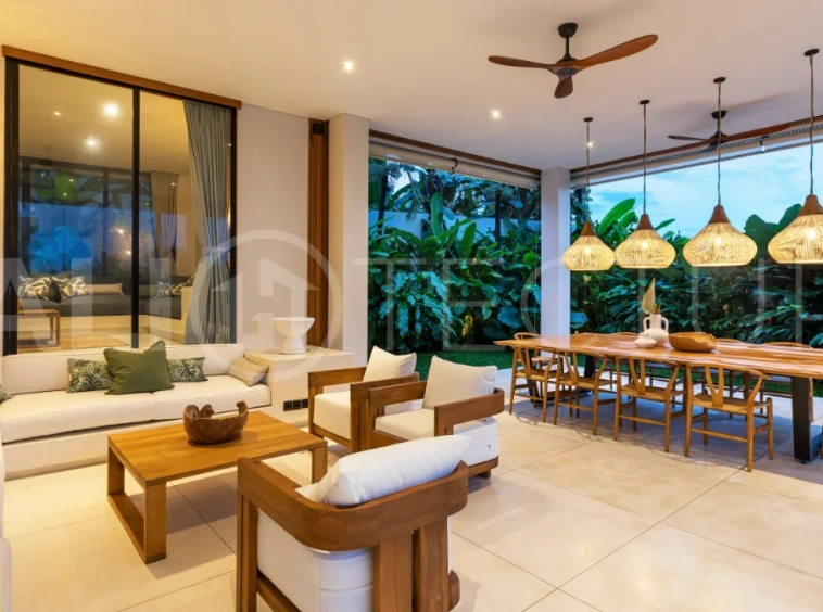 Tropical-Grand-Villa-for-Sale-in-Tumbak-Bayuh-Bali-61