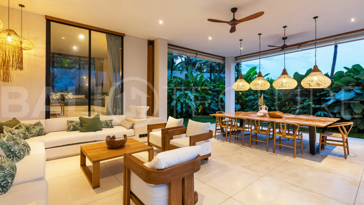 Tropical-Grand-Villa-for-Sale-in-Tumbak-Bayuh-Bali-61