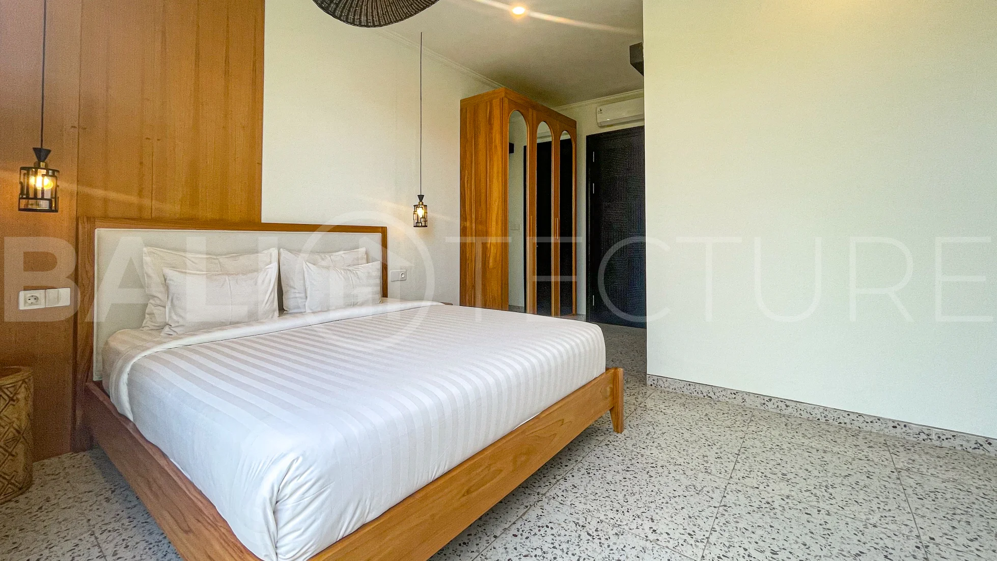 Charming-2-Bedroom-Villa-for-Sale-near-Berawa-Beach-12