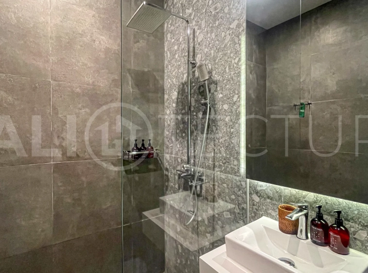 Charming-2-Bedroom-Villa-for-Sale-near-Berawa-Beach-14