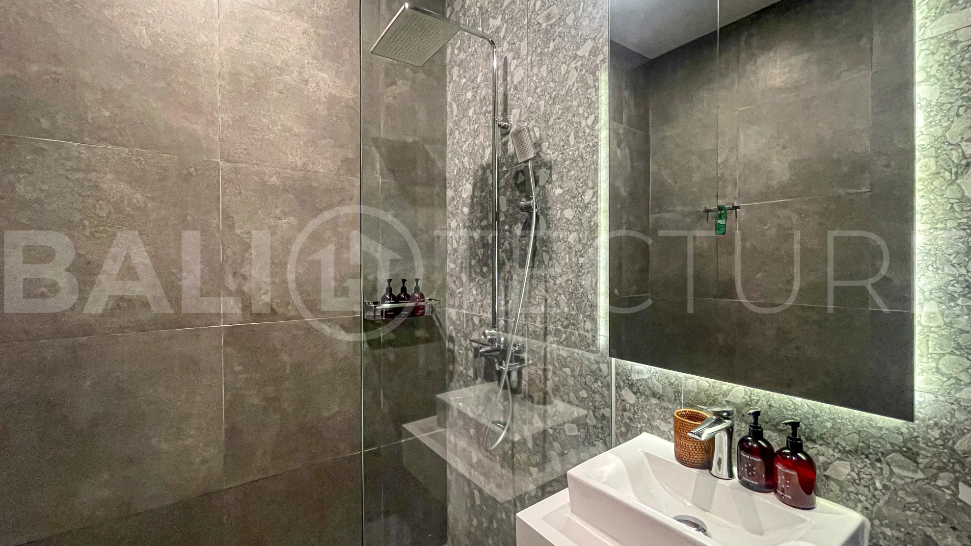 Charming-2-Bedroom-Villa-for-Sale-near-Berawa-Beach-14