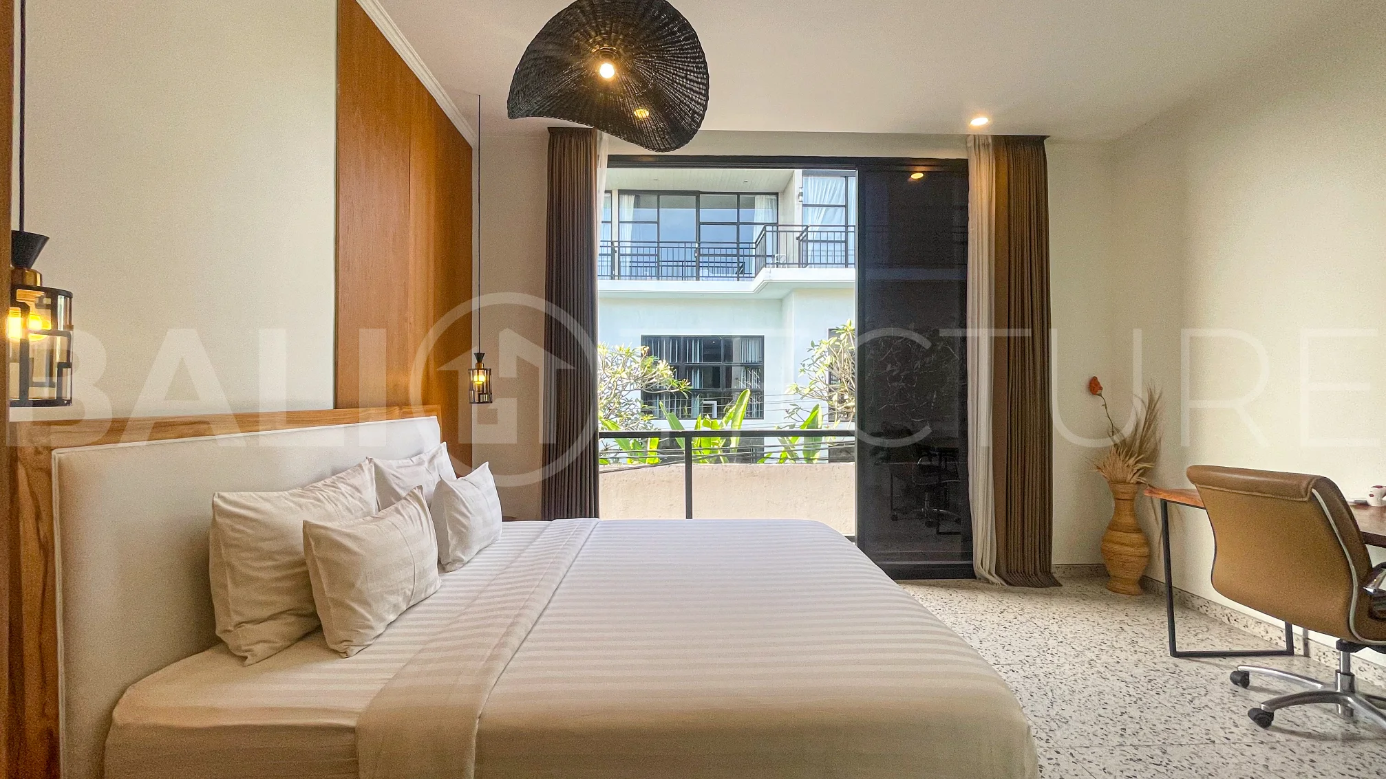 Charming-2-Bedroom-Villa-for-Sale-near-Berawa-Beach-19