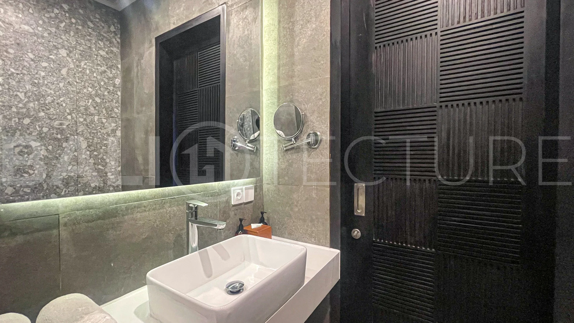 Charming-2-Bedroom-Villa-for-Sale-near-Berawa-Beach-20