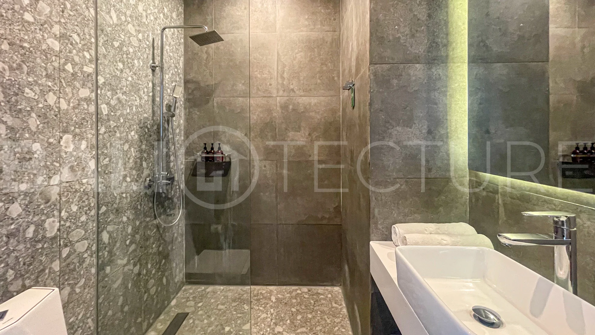 Charming-2-Bedroom-Villa-for-Sale-near-Berawa-Beach-21