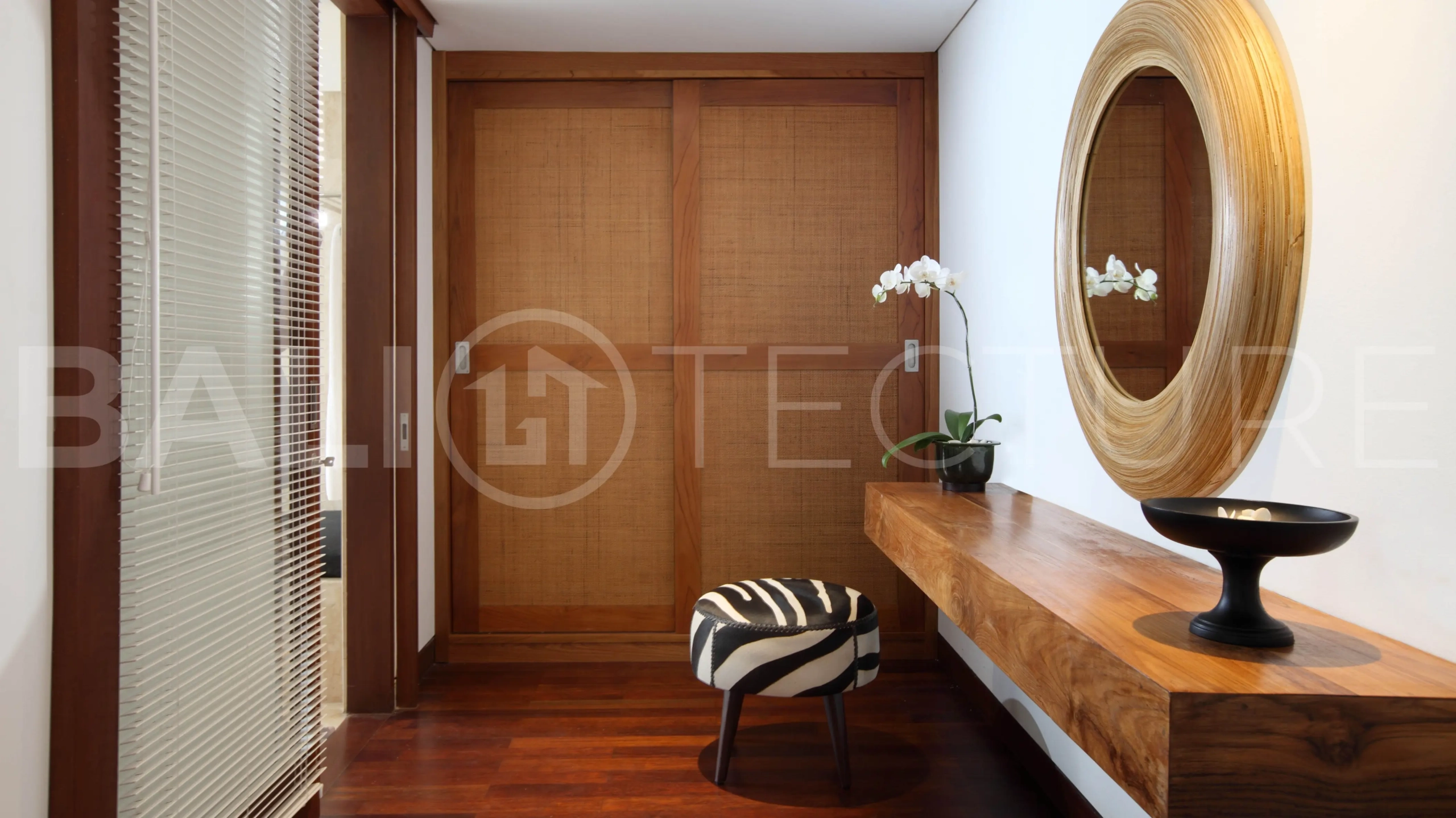 Modern Balinese Villa with Open Design and Big Pool in Seminyak for Sale 3