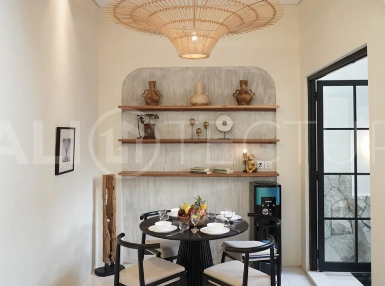 Modern-Villa-for-Sale-in-the-Heart-of-Seminyak-Bali-3