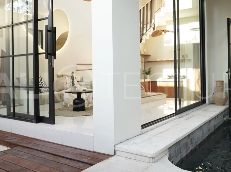 Modern-Villa-for-Sale-in-the-Heart-of-Seminyak-Bali-4