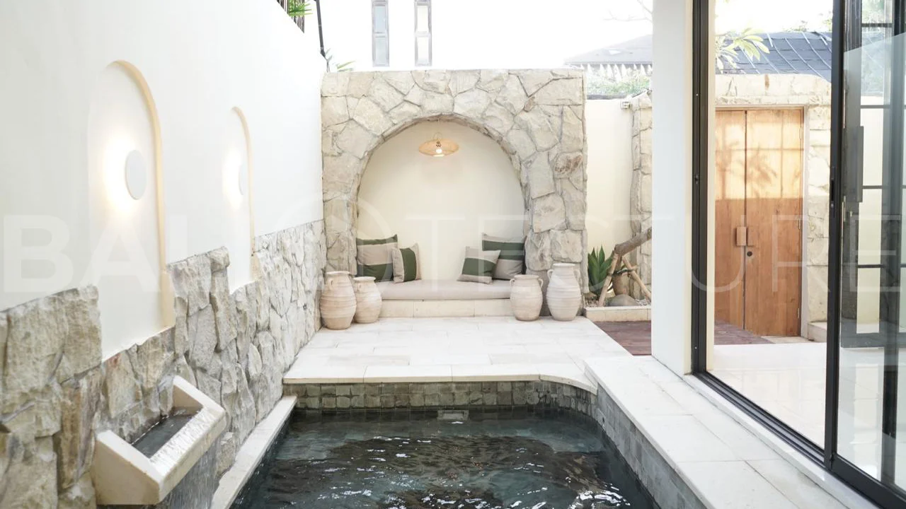 Modern-Villa-for-Sale-in-the-Heart-of-Seminyak-Bali-5