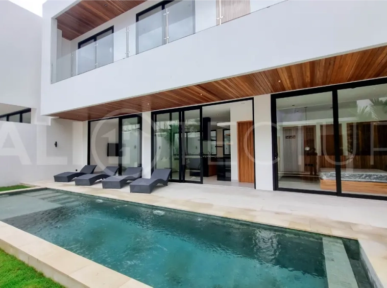 Turnkey Minimalist Villa in Tumbak Bayuh, Ideal for Living or Daily Rental Business1