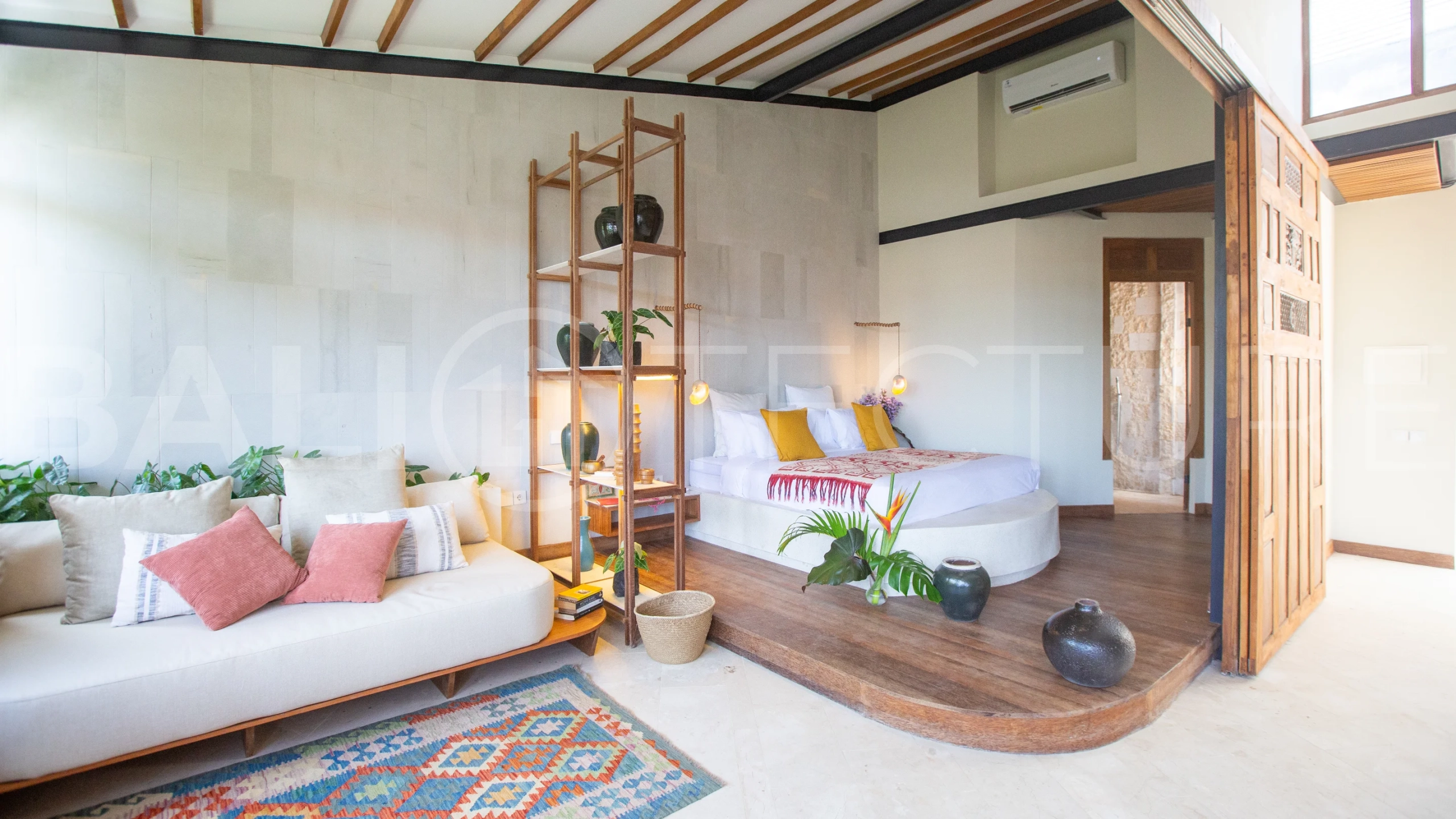 Strategic-3-Bedroom-Villa-for-Sale-in-the-Heart-of-Berawa-Canggu-15