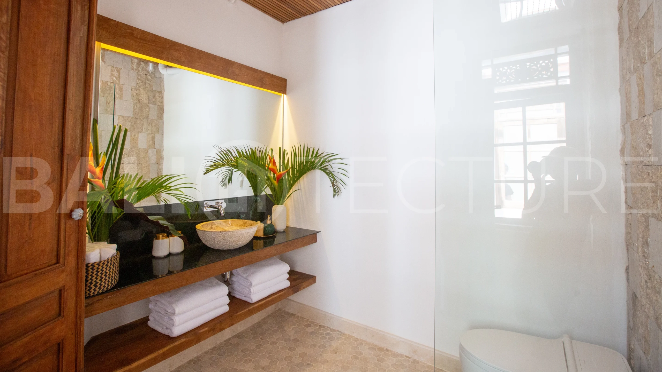 Strategic-3-Bedroom-Villa-for-Sale-in-the-Heart-of-Berawa-Canggu-18