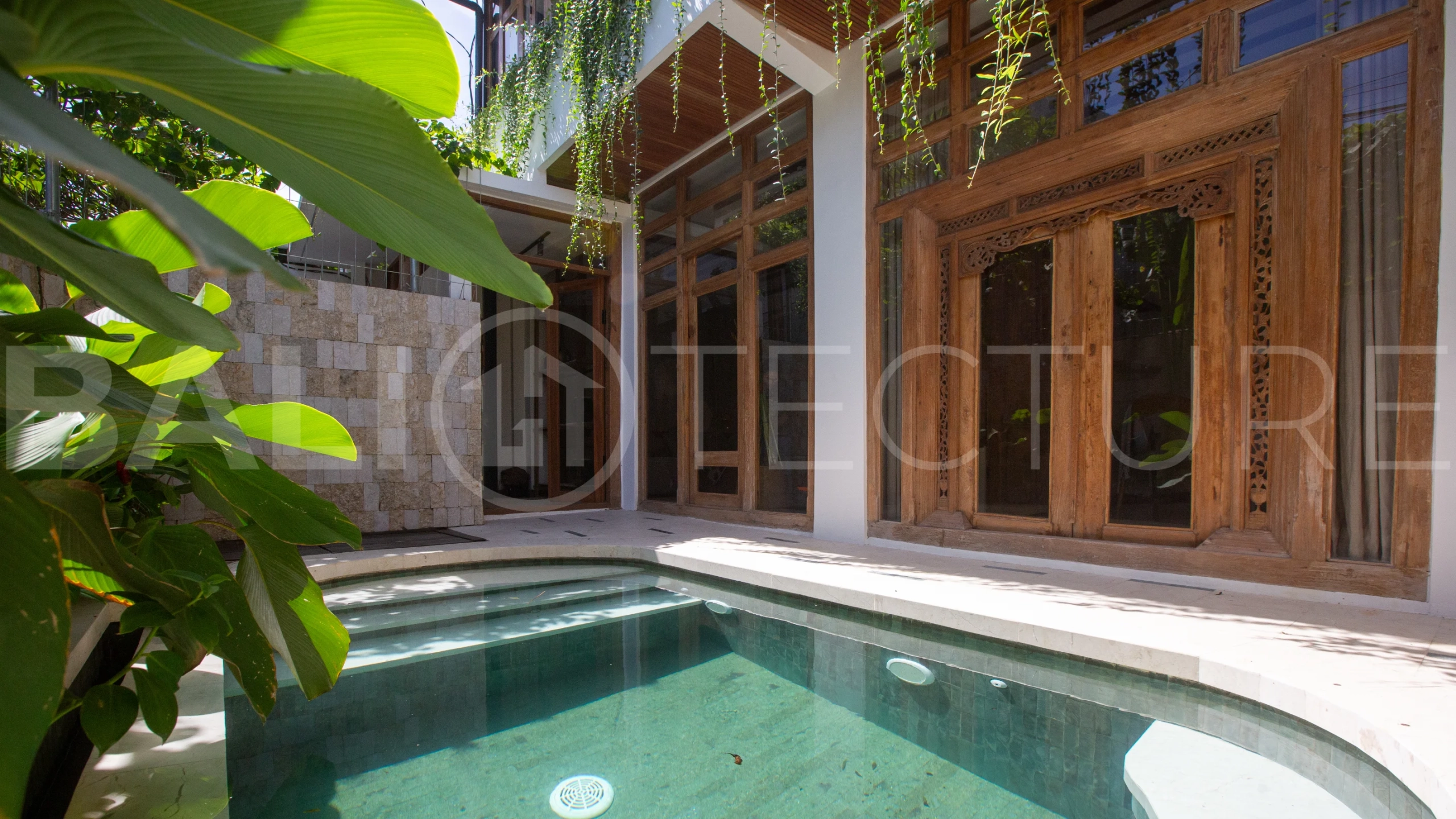 Strategic-3-Bedroom-Villa-for-Sale-in-the-Heart-of-Berawa-Canggu-26