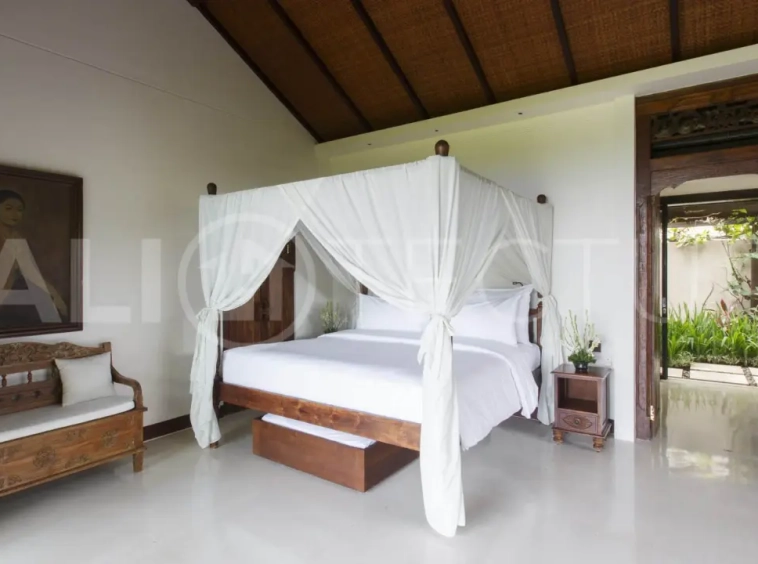 Clifftop Luxury Villa with 5 Bedrooms and Uninterrupted Ocean Views 6