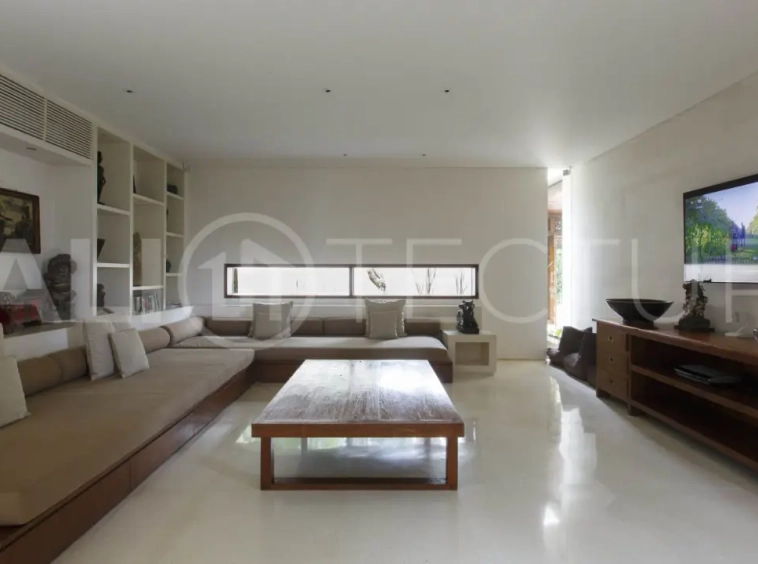 Clifftop Luxury Villa with 5 Bedrooms and Uninterrupted Ocean Views 8