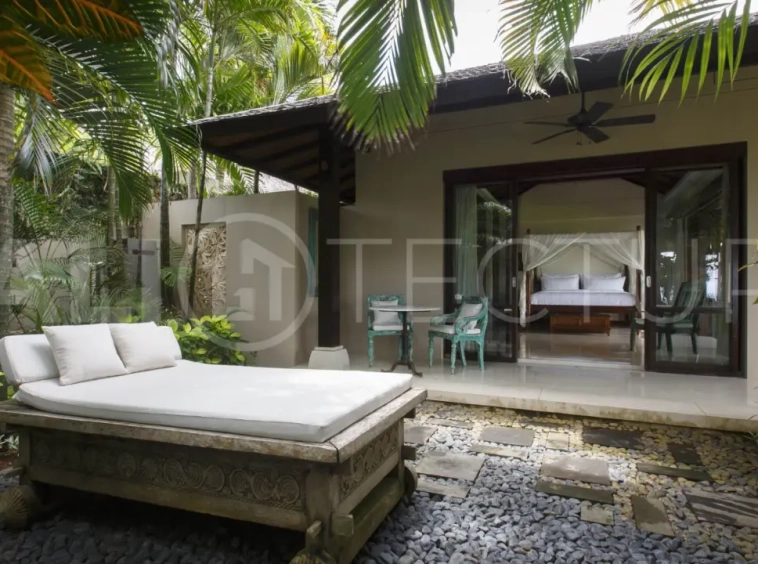 Clifftop Luxury Villa with 5 Bedrooms and Uninterrupted Ocean Views 9