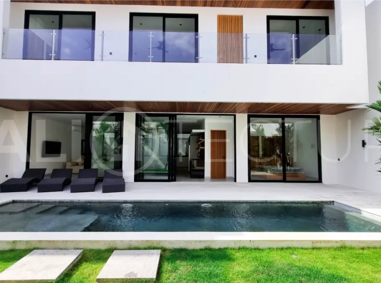 Turnkey Minimalist Villa in Tumbak Bayuh, Ideal for Living or Daily Rental Business27