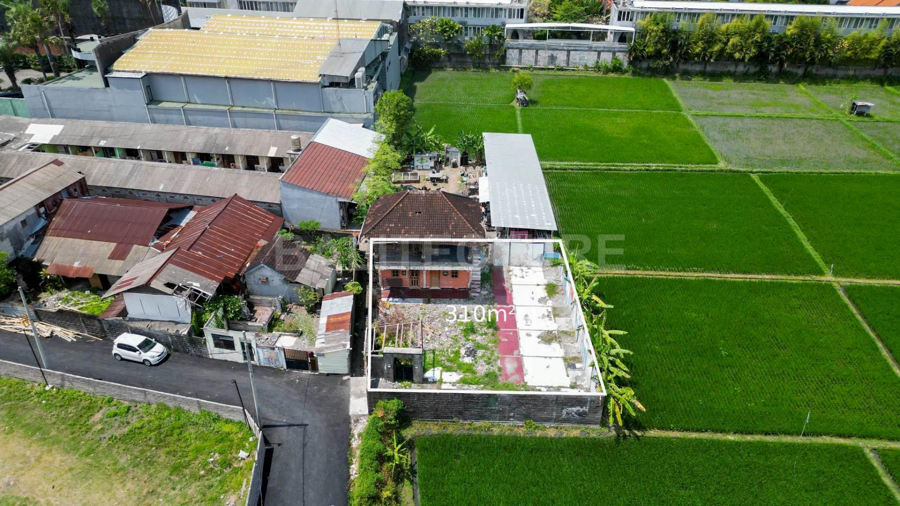 Leasehold land in kerobokan area