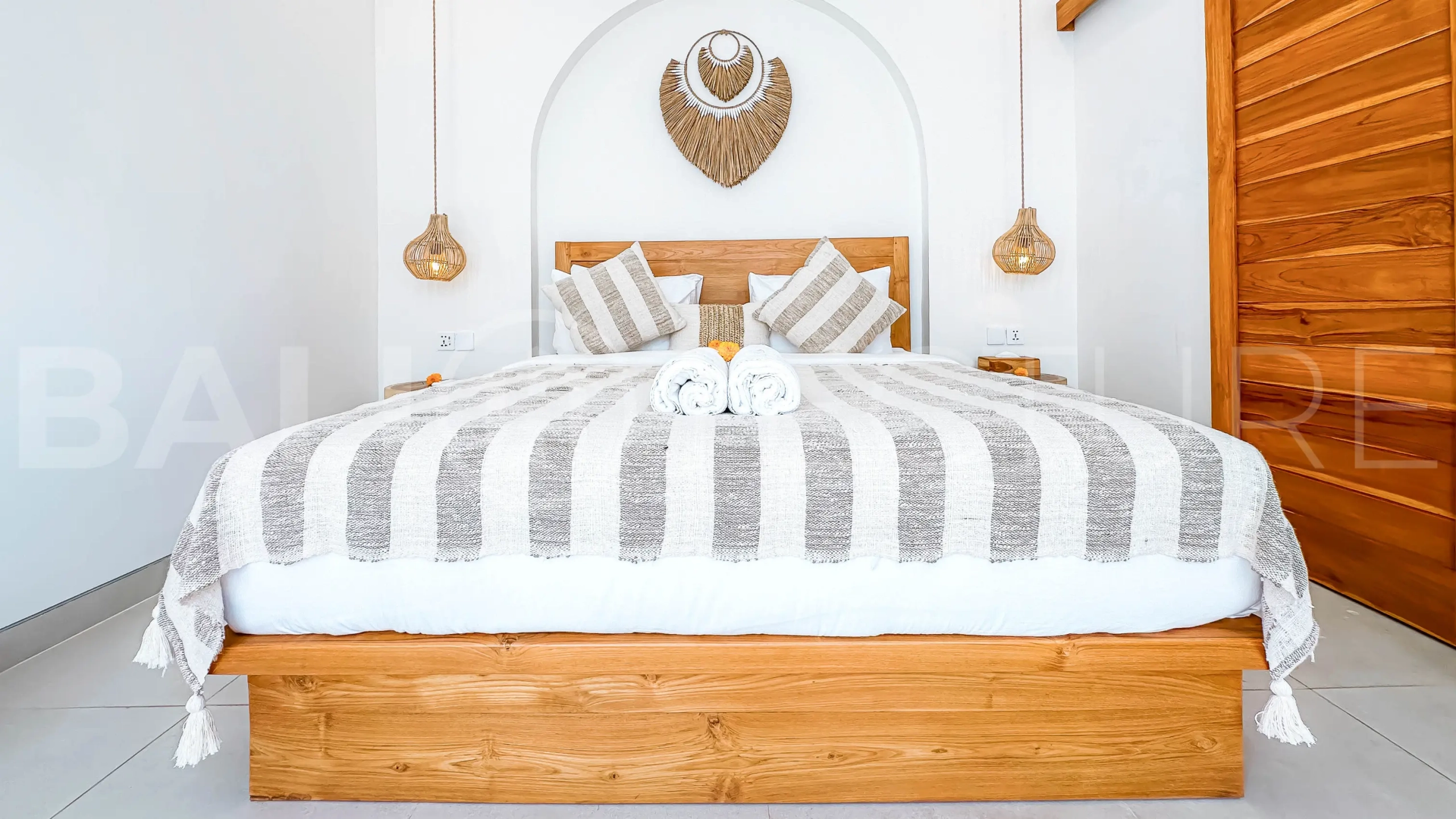 Modern 2-Bedroom Villa in Padonan Minutes to Canggu Hotspots3